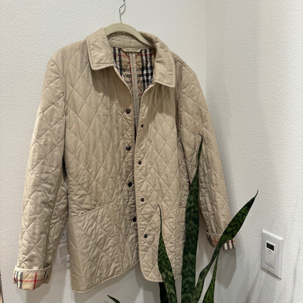 Burberry Women Quilted Jacket - Picture 3 of 8